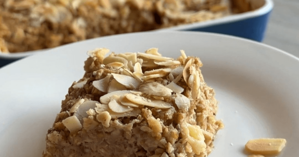 Cherry Bakewell Baked Oats